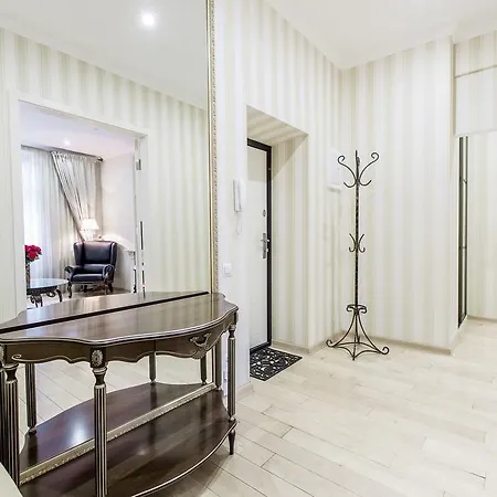 Center Apartment *